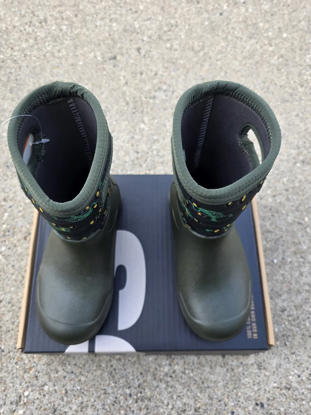 BOGs Kids Waterproof John Deer Green Tractor Boots Boys 12.